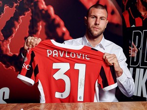 AC Milan Rekrut Bek Muda Serbia, Strahinja Pavlovic