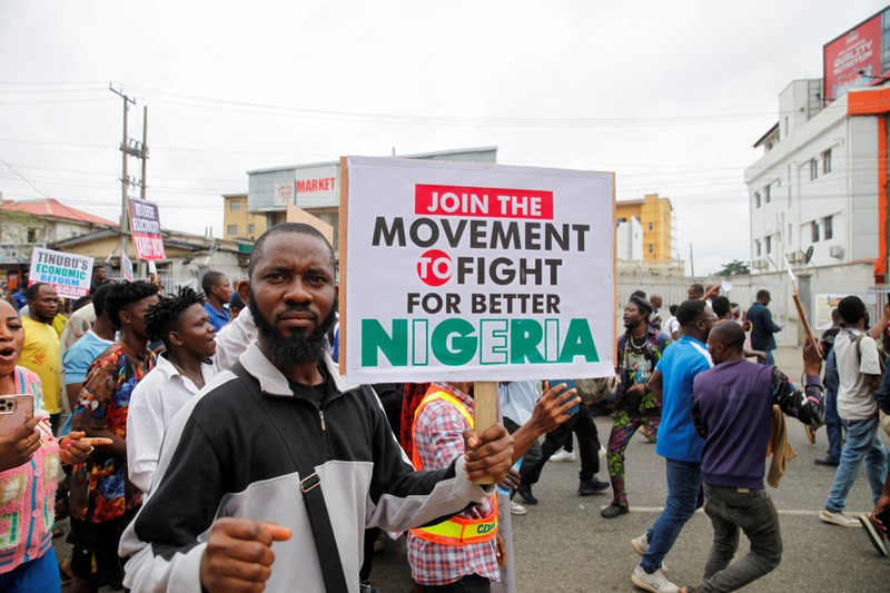 Warga Nigeria memulai protes terhadap kesulitan ekonomi. (REUTERS/Marvellous Durowaiye) Warga Nigeria memulai protes terhadap kesulitan ekonomi. (REUTERS/Marvellous Durowaiye)