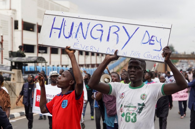 Warga Nigeria memulai protes terhadap kesulitan ekonomi. (REUTERS/Marvellous Durowaiye) Warga Nigeria memulai protes terhadap kesulitan ekonomi. (REUTERS/Marvellous Durowaiye)