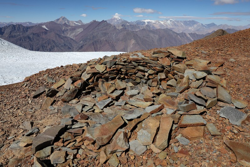 Gletser Iver yang berada di dekat puncak Gunung El Polmo, Pegunungan Andes, Chile mencair. (REUTERS/Angela Ponce) Gletser Iver yang berada di dekat puncak Gunung El Polmo, Pegunungan Andes, Chile mencair. (REUTERS/Angela Ponce)