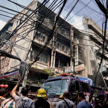 Potret Gedung Hunian di Tetangga RI Ludes Terbakar, Belasan Tewas