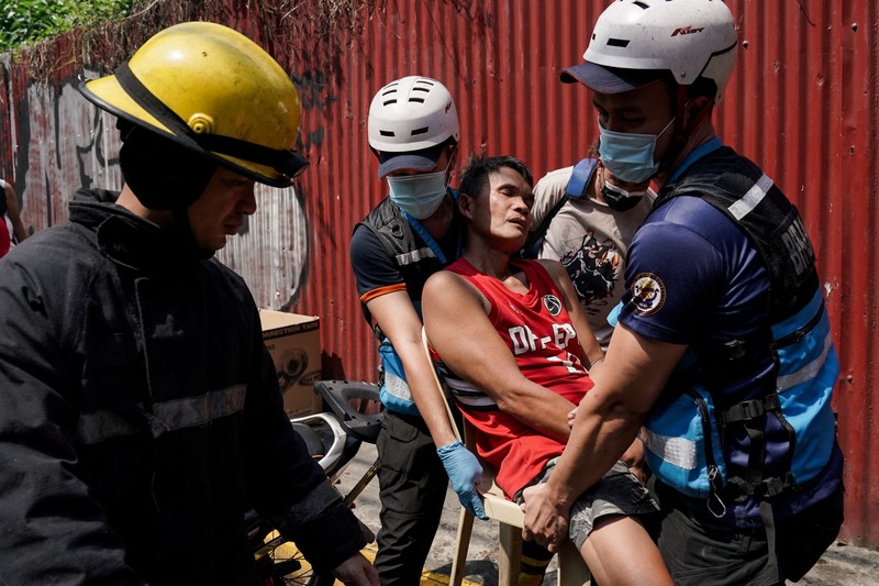 kebakaran pada salah satu gedung hunian dan komersial di kawasan Chinatown, Manila, FIlipina, Jumat (2/8/2024). (REUTERS/Lisa Marie David) kebakaran pada salah satu gedung hunian dan komersial di kawasan Chinatown, Manila, FIlipina, Jumat (2/8/2024). (REUTERS/Lisa Marie David)