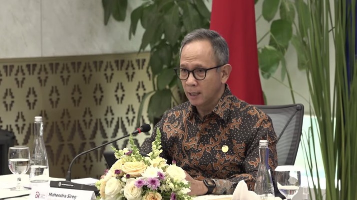 Ketua Dewan Komisioner Otoritas Jasa Keuangan (OJK), Mahendra Siregar dalam Konferensi Pers KSSK : Hasil Rapat Berkala KSSK III Tahun 2024. (Tangkapan Layar Youtube kementerian Keuangan)