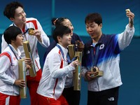 Viral Olimpiade Paris 2024, Ada Selfie Atlet Korsel-Korut Satu Podium