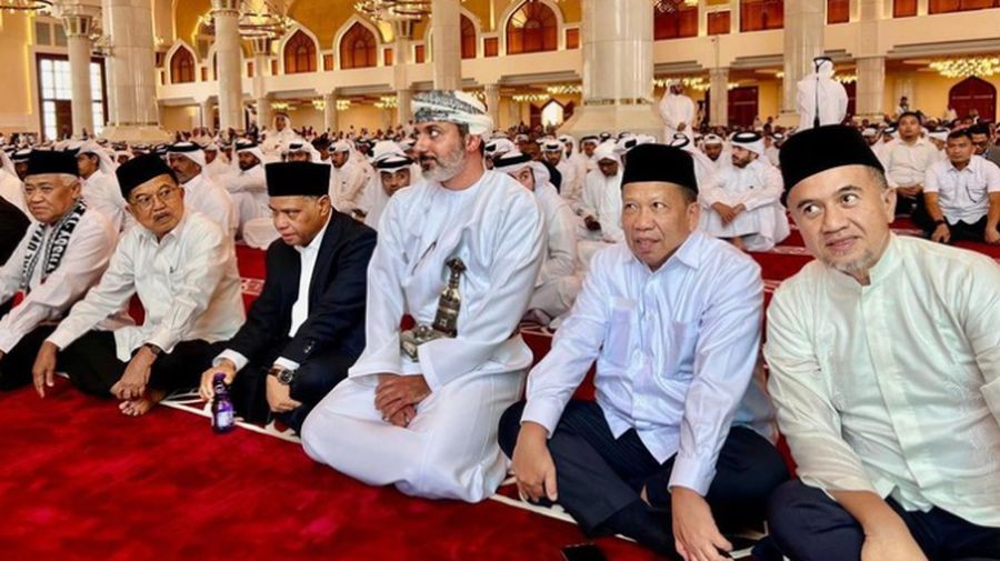People attend the funeral of assassinated Hamas chief Ismail Haniyeh at Imam Muhammad ibn Abd al-Wahhab Mosque, on the day of his burial, in Doha, Qatar, August 2, 2024, in this screengrab taken from video. Qatar TV via REUTERS THIS IMAGE HAS BEEN SUPPLIED BY A THIRD PARTY