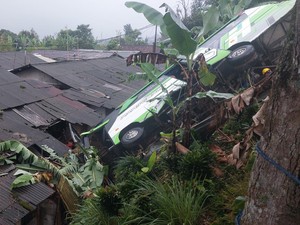 Sopir Bus yang Terperosok ke Jurang Sempat Nyasar-Andalkan Google Maps