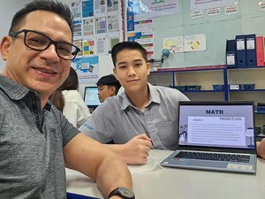 Anak Jadi Model, Ari Wibowo Ngaku Nggak Takut Kalah Pamor