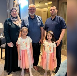 Penampakan Terakhir Ismail Haniyeh Sebelum Tewas Dibunuh