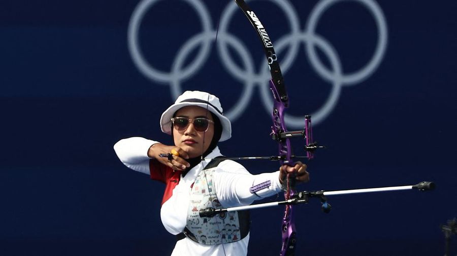Paris 2024 Olympics - Archery - Women's Individual 1/8 Elimination Round - Invalides, Paris, France - August 03, 2024. Diananda Choirunisa of Indonesia in action. REUTERS/Tingshu Wang