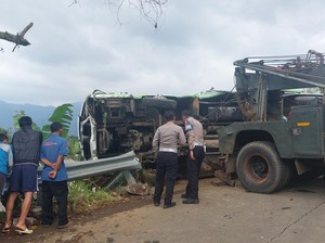 Bus Berhasil Diangkat dari Jurang di Puncak usai Proses Evakuasi 6 Jam