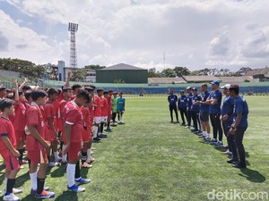 Mimpi Nova Arianto Cetak Pesepakbola Lewat Akademi Pro Bandung