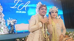 Menikah di Usia 40 Tahun, Ade Govinda: Harus Sama Orang yang Tepat