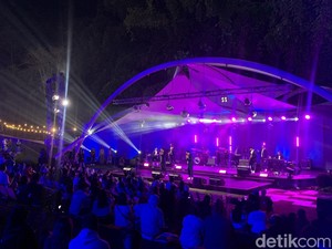 Pecah! Kahitna Berhasil Hipnotis Penonton di Gaia Music Festival