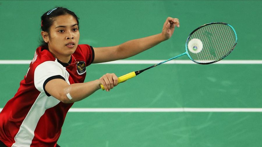 Gregoria Mariska Tunjung dari Indonesia bereaksi saat bermain melawan An Se-young dari Korea Selatan selama pertandingan semifinal bulu tangkis tunggal putri di Olimpiade Musim Panas 2024, Minggu, 4 Agustus 2024, di Paris, Prancis. (AP Photo/Kin Cheung)