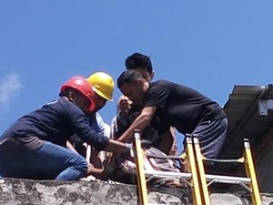 Siswa SMK Pinrang Tersengat Listrik Saat Jemur Gorden Dilarikan ke RS
