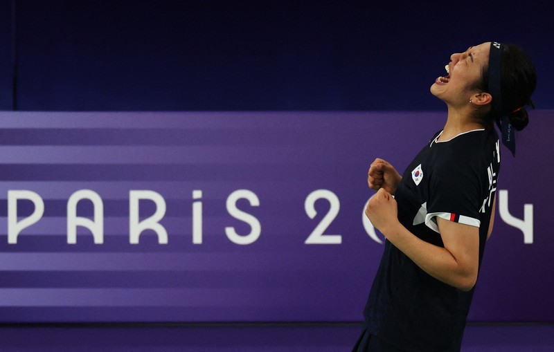 Gregoria Mariska Tunjung dari Indonesia bereaksi saat bermain melawan An Se-young dari Korea Selatan selama pertandingan semifinal bulu tangkis tunggal putri di Olimpiade Musim Panas 2024, Minggu, 4 Agustus 2024, di Paris, Prancis. Gregoria Mariska Tunjung dari Indonesia bereaksi saat bermain melawan An Se-young dari Korea Selatan selama pertandingan semifinal bulu tangkis tunggal putri di Olimpiade Musim Panas 2024, Minggu, 4 Agustus 2024, di Paris, Prancis. (AP Photo/Kin Cheung)