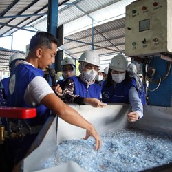 Mantap! AQUA Bawa Inovasi Galon Guna Ulang Berbahan Ramah Lingkungan