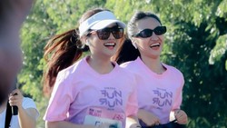Fuji Ungkap Perasaan Ketika Ditarik Paksa Emak-emak di Garis Finish Event Lari