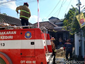 Kebakaran di Ponpes Lirboyo Kediri Padam, Sejumlah Santri Sesak Napas