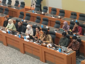 Keluarga Afif Maulana Mengadu ke Komisi III DPR, Ibunda Menangis