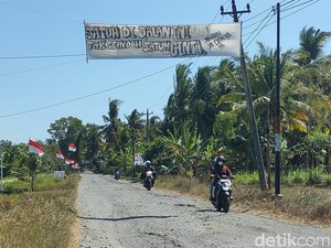Geram Warga Kulon Progo Jalan 10 Tahun Rusak Tak Kunjung Diperbaiki