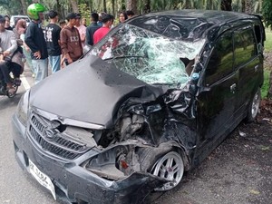 Mobil Tabrak Motor Saat Hindari Jalan Rusak di Sergai, Sekeluarga Tewas