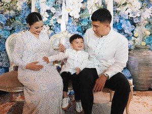 Hamil Anak Kedua, Nikita Willy Angkat Koper saat Liburan