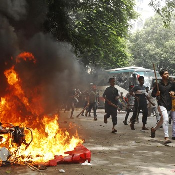 Penampakan Demo Berdarah Makin Ngeri karena PNS, Ratusan Orang Tewas