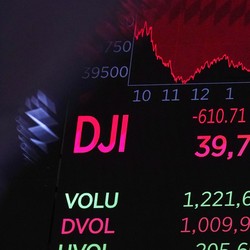 Akhir Pekan Wall Street Dibuka Loyo Lagi, Nasdaq Galau