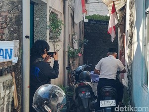 Jabar Hari Ini: Aksi Ahli Waris Benteng Jalan Gang di Bandung Barat