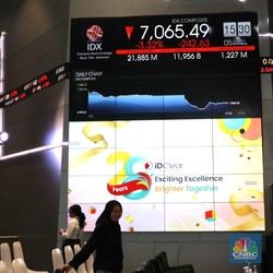 IHSG Ambruk 3,4%, Begini Ramalan Bos OJK ke Depan