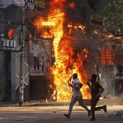 Demo Maut Berujung Perang Saudara di Bangladesh, Situasi Kacau Balau