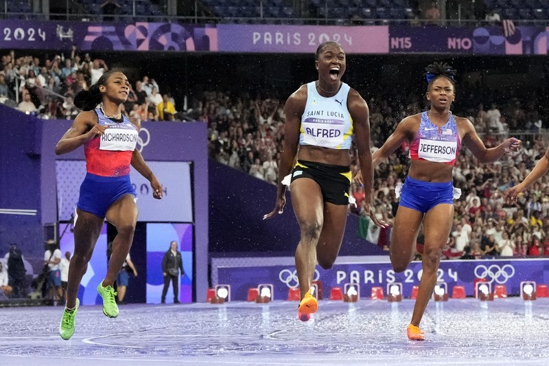 Sha'carri Richardson dari Amerika Serikat, memenangkan babak penyisihan lari 100 meter putri di Olimpiade Musim Panas 2024, Jumat, 2 Agustus 2024, di Saint-Denis, Prancis. Sha'carri Richardson dari Amerika Serikat, memenangkan babak penyisihan lari 100 meter putri di Olimpiade Musim Panas 2024, Jumat, 2 Agustus 2024, di Saint-Denis, Prancis. (AP Photo/Petr David Josek)