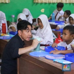 Adik Prabowo Buka-bukaan Asal Uang untuk Makan Siang Gratis