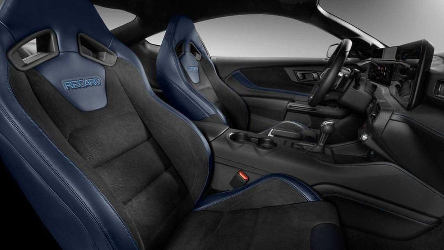 Tempat duduk mobil merk Recaro. (Instagram @recaroautomotive)