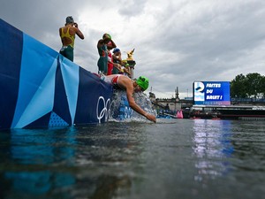 Korban Olimpiade 2024 di Sungai Seine: Ada yang Muntah Sampai Mundur
