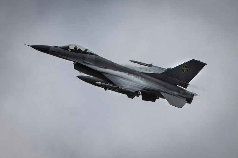 Pesawat tempur Sukhoi Su-27 Ukraina terlihat di udara saat memperingati Hari Angkatan Udara Ukraina, di tengah serangan Rusia terhadap Ukraina, di lokasi yang dirahasiakan, Ukraina, 4 Agustus 2024. Pesawat tempur Sukhoi Su-27 Ukraina terlihat di udara saat memperingati Hari Angkatan Udara Ukraina, di tengah serangan Rusia terhadap Ukraina, di lokasi yang dirahasiakan, Ukraina, 4 Agustus 2024. (REUTERS/Valentyn Ogirenko)