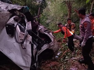 Polisi Ingatkan Bahaya Jalur Bawang ke Dieng, TKP Kecelakaan Maut Fortuner