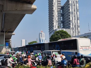Tukang Ojek Ngeluh Macet di Pancoran Jaksel Bikin Sepi Penumpang