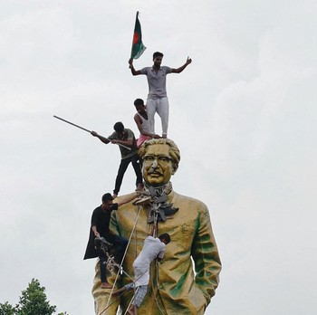 Kepala Bapak Negara Diinjak, Potret Terbaru Demo Berdarah Bangladesh