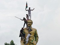 Kepala Bapak Negara Diinjak, Potret Terbaru Demo Berdarah Bangladesh