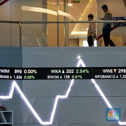 Usai Anjlok Kemarin, IHSG Sesi I Menguat ke Level 7.137