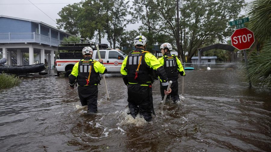 Pemandangan drone menunjukkan rumah-rumah dan jalan-jalan terendam banjir akibat Badai Debby yang melanda pantai teluk di Suwannee, Florida, AS, 5 Agustus 2024. (REUTERS/Ricardo Arduengo)