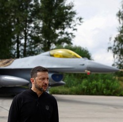 Zelensky Sebut Trump Bisa Hentikan Perang Ukraina, Asalkan...