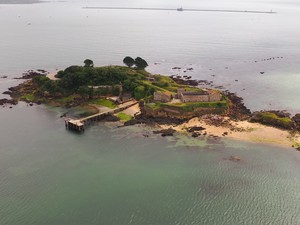 Dijual! Pulau Pribadi Bersejarah yang Konon Punya Terowongan Rahasia