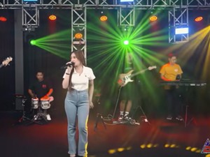 Shinta Arsinta Nyanyikan Lagu Sigar Meleko Sayang, Trending!
