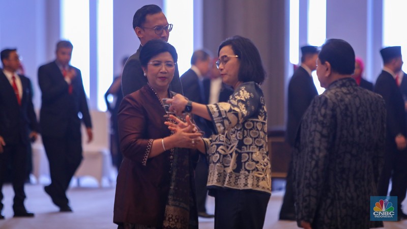 Destry Damayanti mengambil sumpah jabatan sebagai Deputi Gubernur Senior Bank Indonesia periode 2024-2029 di Mahkamah Agung, Jakarta, Rabu (7/8/2024). (CNBC Indonesia/Faisal Rahman)
