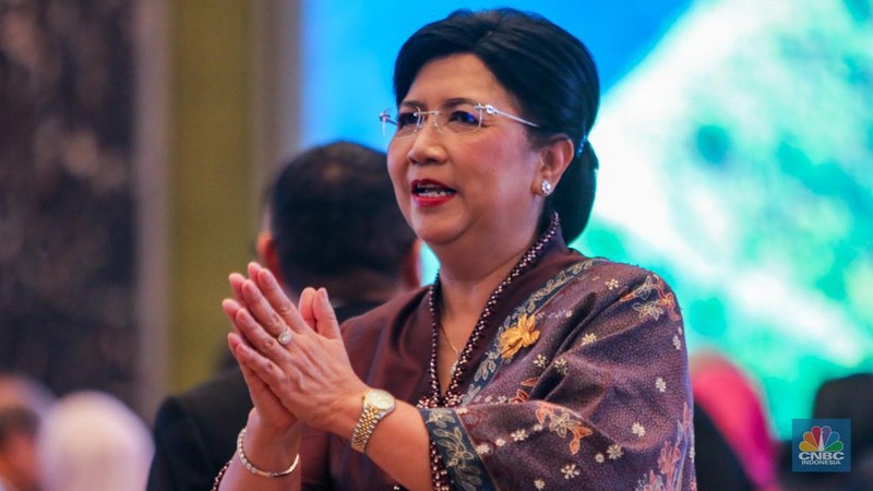 Destry Damayanti mengambil sumpah jabatan sebagai Deputi Gubernur Senior Bank Indonesia periode 2024-2029 di Mahkamah Agung, Jakarta, Rabu (7/8/2024). (CNBC Indonesia/Faisal Rahman)