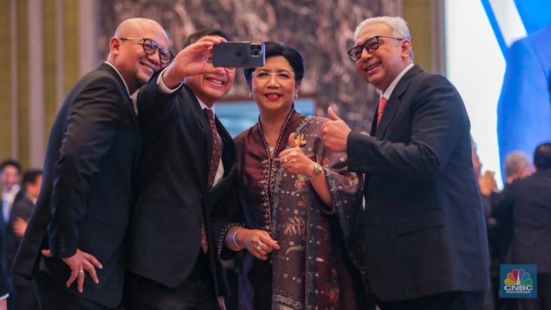 Destry Damayanti mengambil sumpah jabatan sebagai Deputi Gubernur Senior Bank Indonesia periode 2024-2029 di Mahkamah Agung, Jakarta, Rabu (7/8/2024). (CNBC Indonesia/Faisal Rahman)