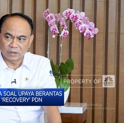 Menkominfo Bicara Aturan Data Center Hingga Efek Masuknya Starlink
